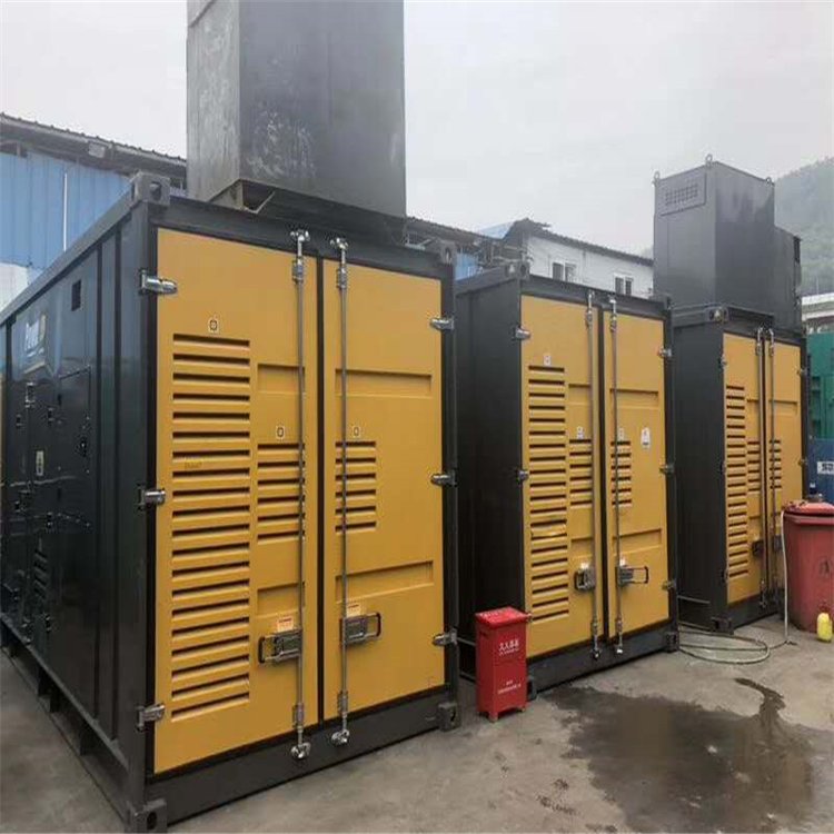 金平温度变化对不同类型欠压保护装置的可靠性影响有何差异？
